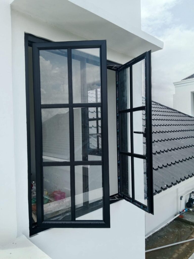 Jendela Casement Aluminium